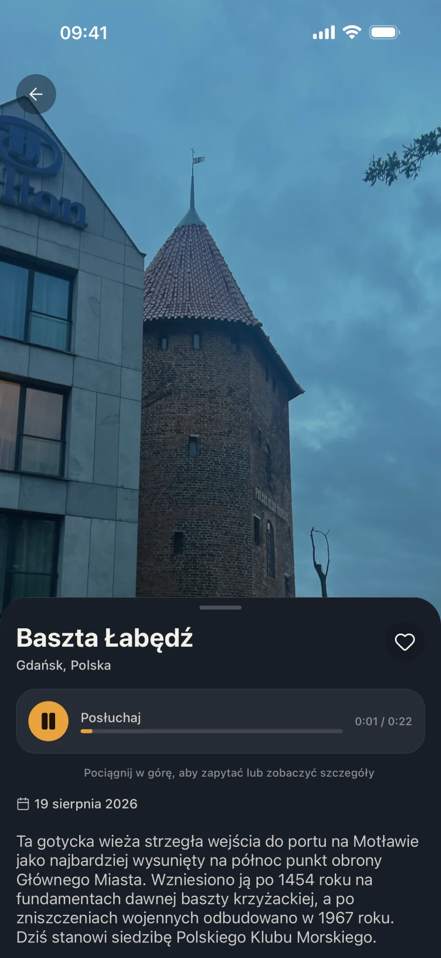 Od gotyckiej wieży po sygnaturę w rogu płótna.